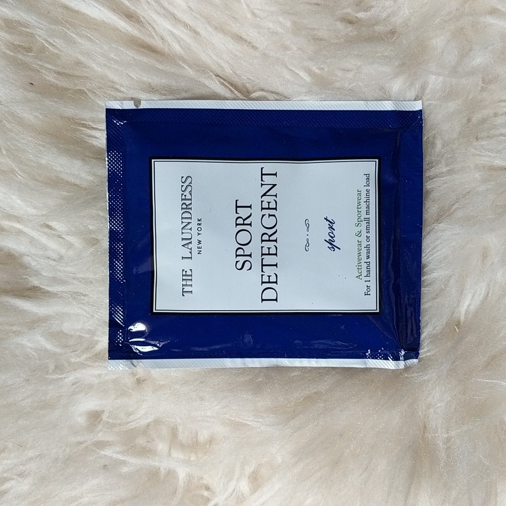 FREE W BUNDLE! The Laundress Sport Detergent sample